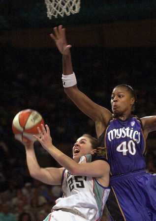 bhammon_layup_mystics.jpg